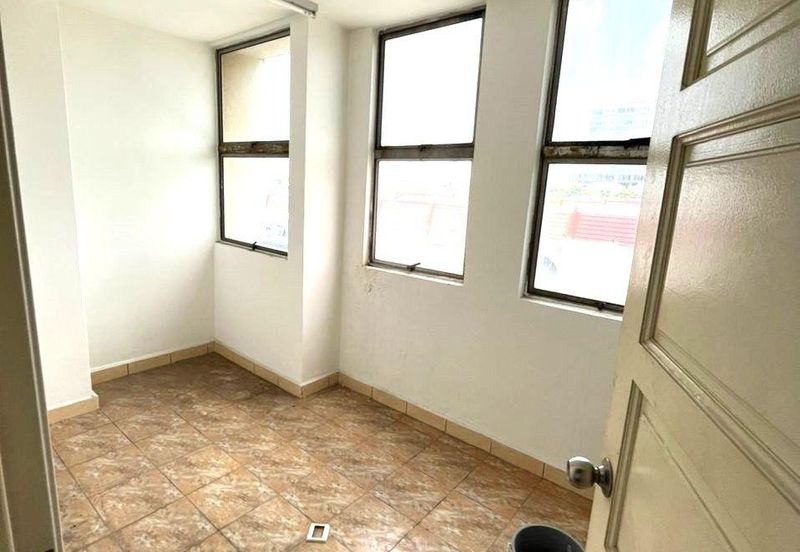 CORNER Commercial Shop Office Subang Square Corporate Tower SS15