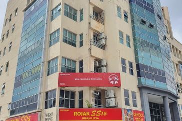 CORNER Commercial Shop Office Subang Square Corporate Tower SS15