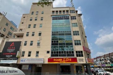 CORNER Commercial Shop Office Subang Square Corporate Tower SS15