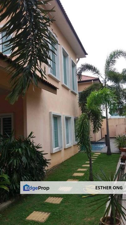 Nice Bungalow With Swimming Pool , Bungalow USJ Subang Jaya, Well Kept Condition, Nice Location, Near to amenities, Easy Access, Selangor, USJ