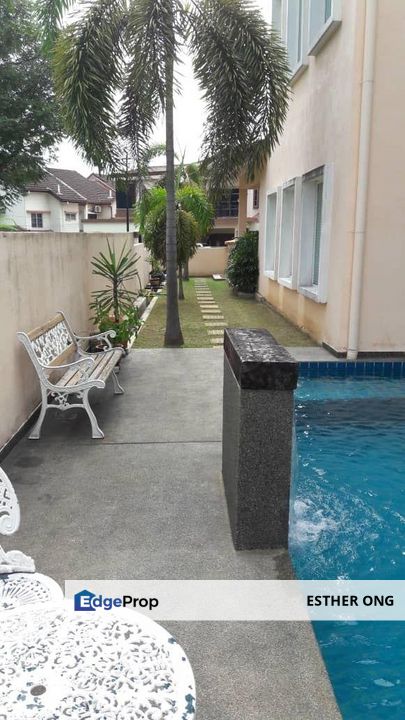 Nice Bungalow With Swimming Pool , Bungalow USJ Subang Jaya, Well Kept Condition, Nice Location, Near to amenities, Easy Access, Selangor, USJ