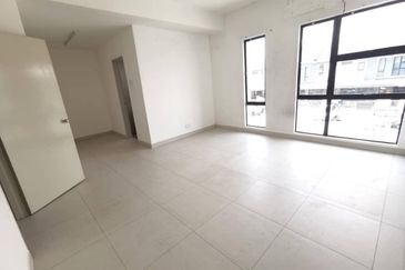 Lakeside Residences, Bandar Metro Puchong, Lake