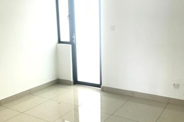 Lakeside Residences, Bandar Metro Puchong, Lake