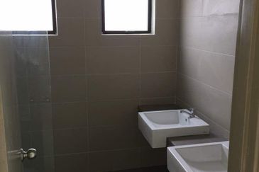 Lakeside Residences, Bandar Metro Puchong, Lake