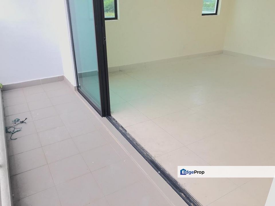 Jln Metro Puchong, Bandar Metro Puchong,Lake Edge, Selangor, Puchong