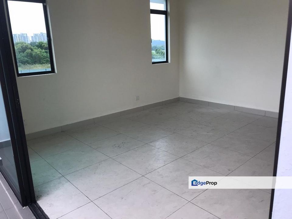 Jln Metro Puchong, Bandar Metro Puchong,Lake Edge, Selangor, Puchong