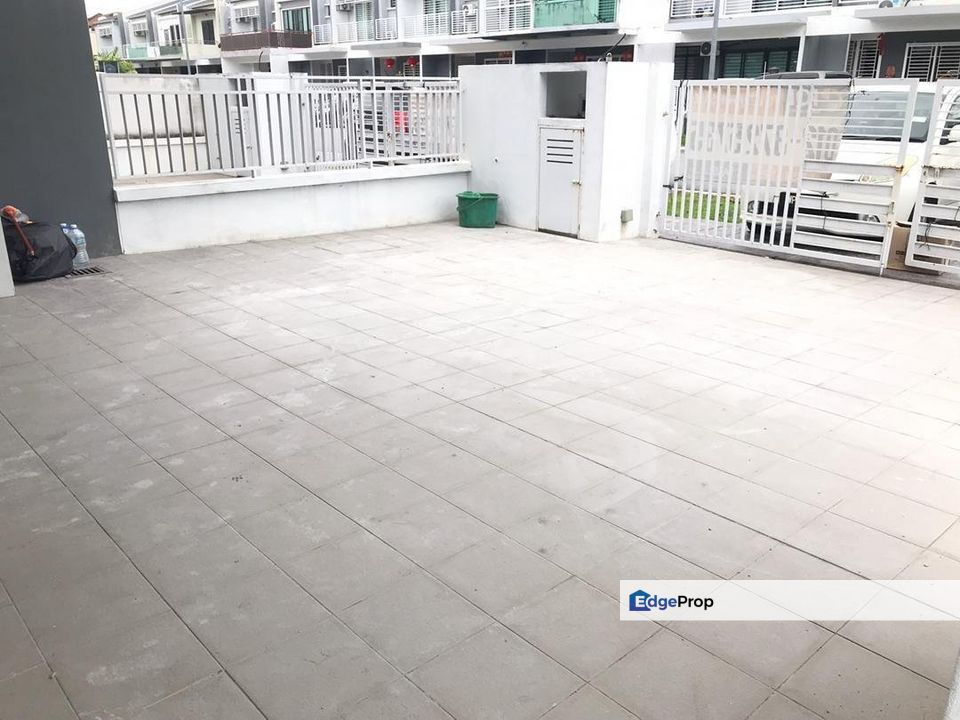 Jln Metro Puchong, Bandar Metro Puchong,Lake Edge, Selangor, Puchong