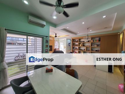 Taman D Alpinia Puchong Townhouse 35x65 RENOVATED HOUSE Gated Guarded , Selangor, Puchong