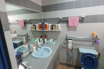 Bandar Tun Hussein Onn