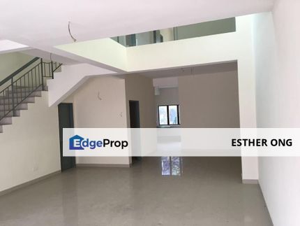 Lakeside Residences, Double Storey Terrace House, Below Market Price, 22x75sf Gated Guarded, With Clubhouse Facilities, 24 hours security, Near Lake, Selangor, Puchong
