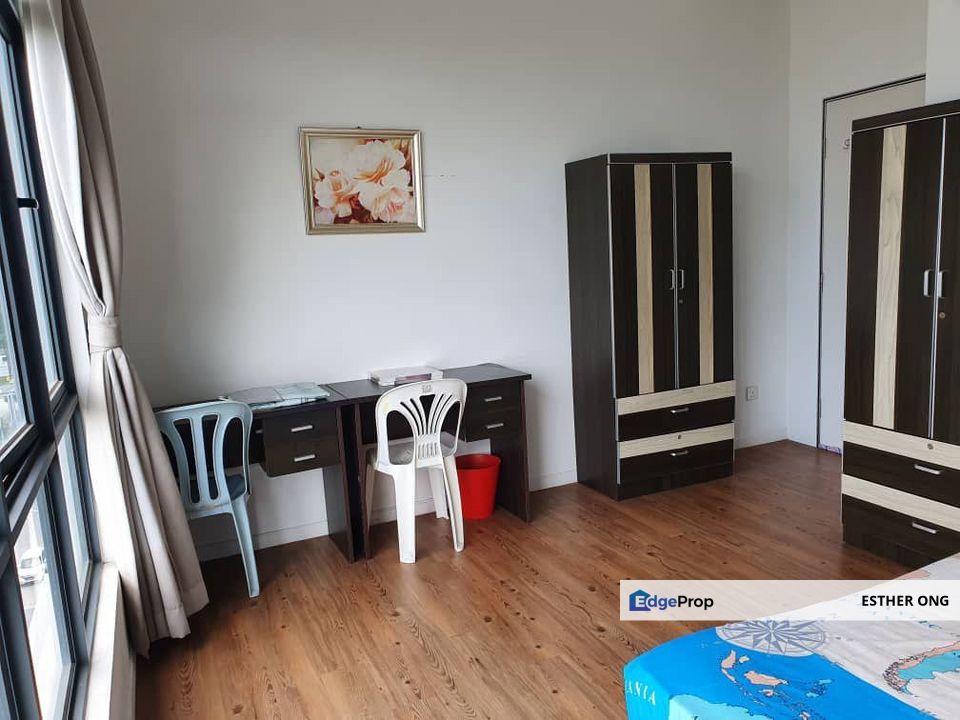 Partly Furnished, Well Kept Unit, Good ROI, Suitable For Own Stay Or Investment Paramount Utropolis , Selangor, Glenmarie