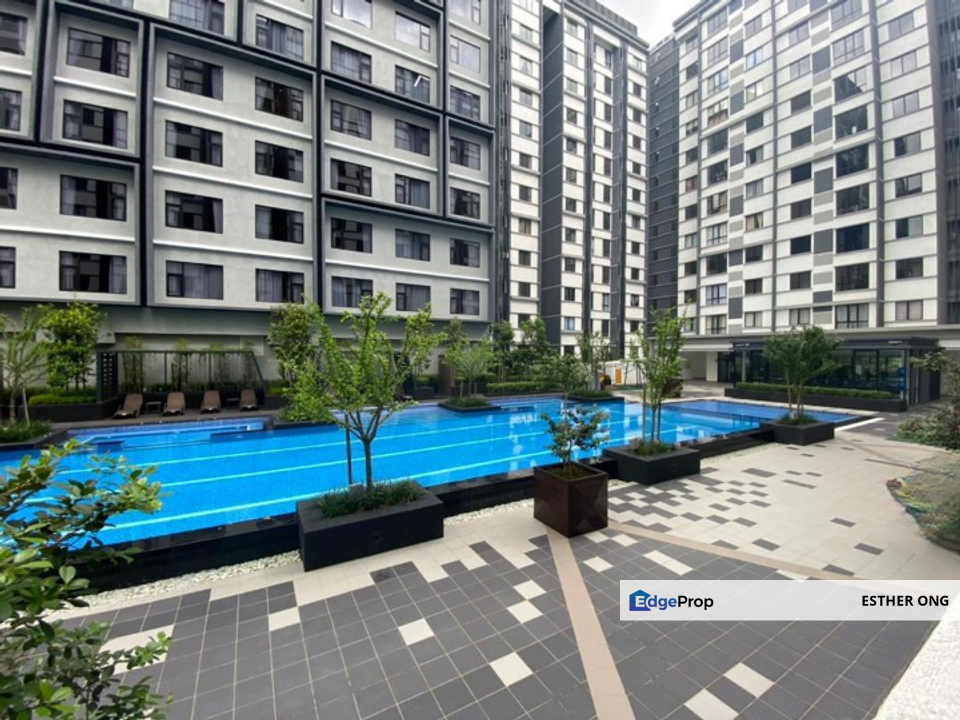 Partly Furnished, Good Condition, 890sf, With Nice Condo Facilities, Good For Own Stay And Investment, Paramount Utropolis Glenmarie , Selangor, Glenmarie