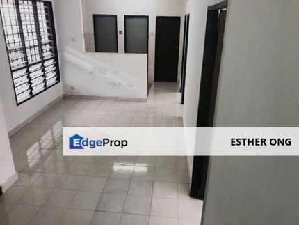 Well Kept Apartment unit comes with Tiles and Lift Nice and Strategic Location Sri Tanjung USJ 16, Selangor, USJ