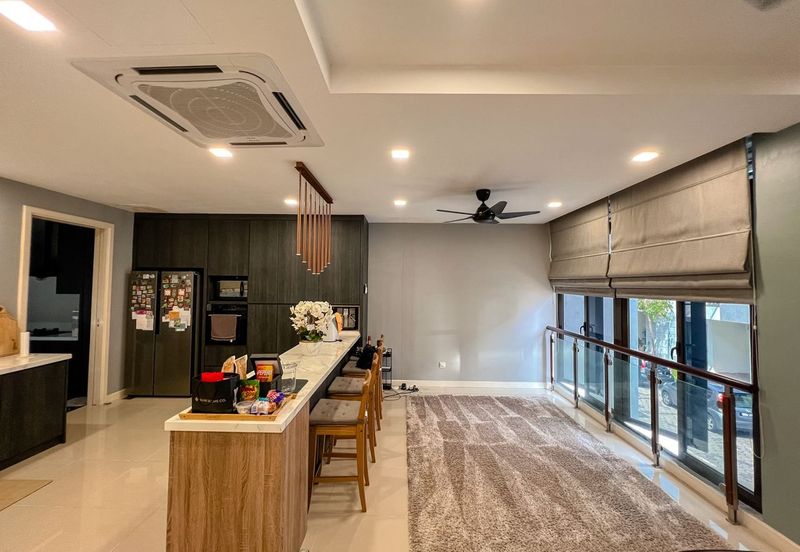 Mozart, Symphony Hills