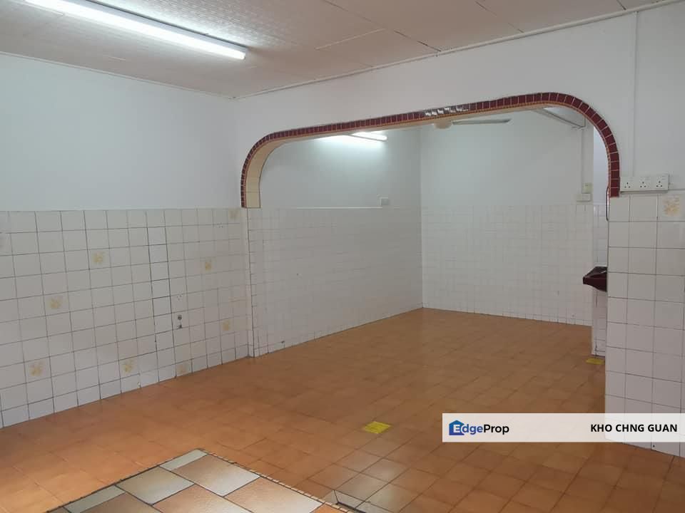 Taman Serdang Raya Serdang House For Sale 20 X 70 Front Back extended Kitchen Cabinet , Selangor, Seri Kembangan