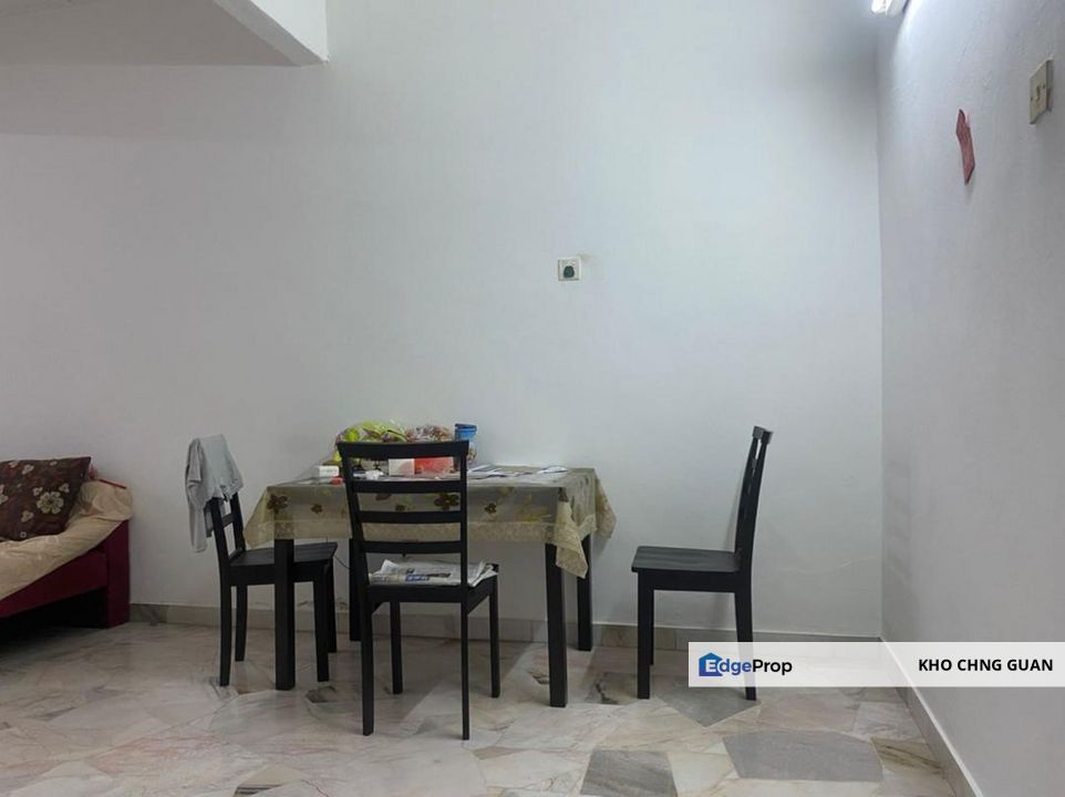 Taman Serdang Raya Serdang House For Sale Seri Kembangan Well Maintained Near MRT 2  , Selangor, Seri Kembangan