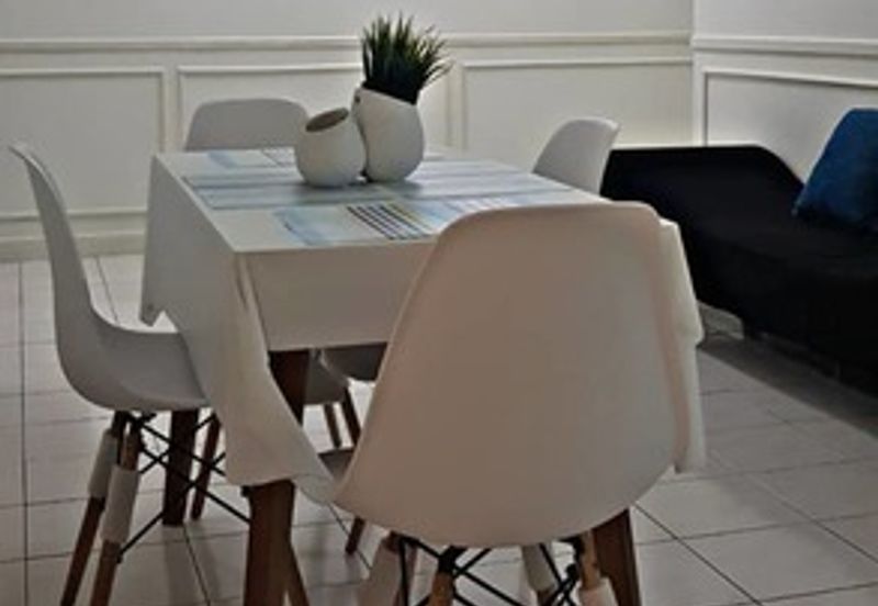 Vista Pinggiran, Taman Pinggiran Putra