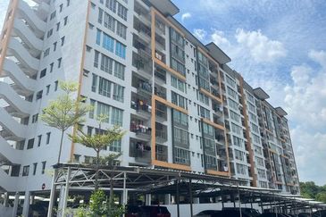 Green Suria Apartment