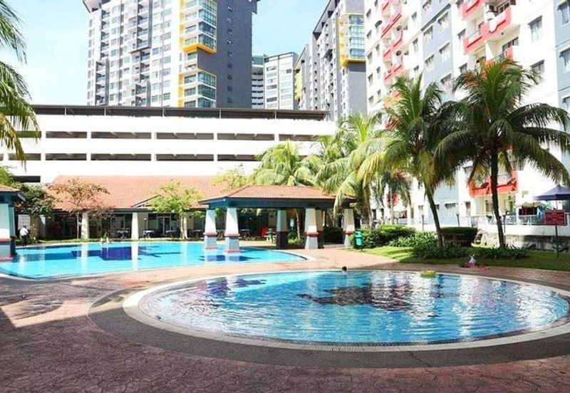 Vista Pinggiran, Taman Pinggiran Putra