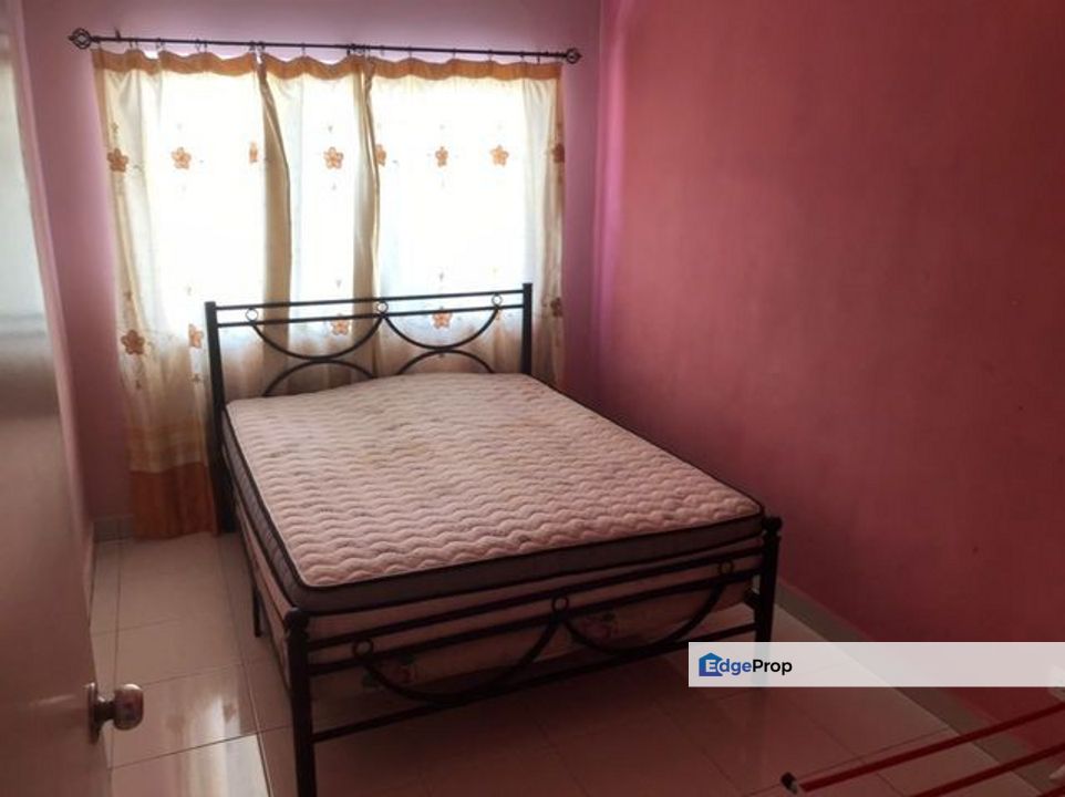 Juta Mines Condo Seri Kembangan For Sale Strata Tittle, Kitchen Cabinet, Selangor, Seri Kembangan