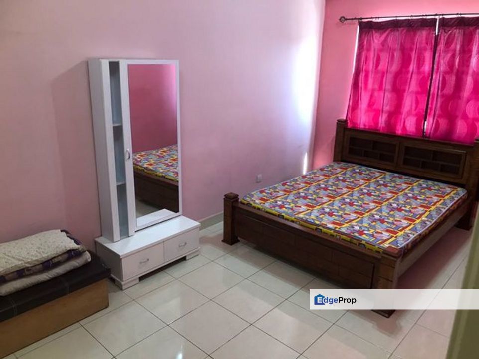 Juta Mines Condo Seri Kembangan For Sale Strata Tittle, Kitchen Cabinet, Selangor, Seri Kembangan