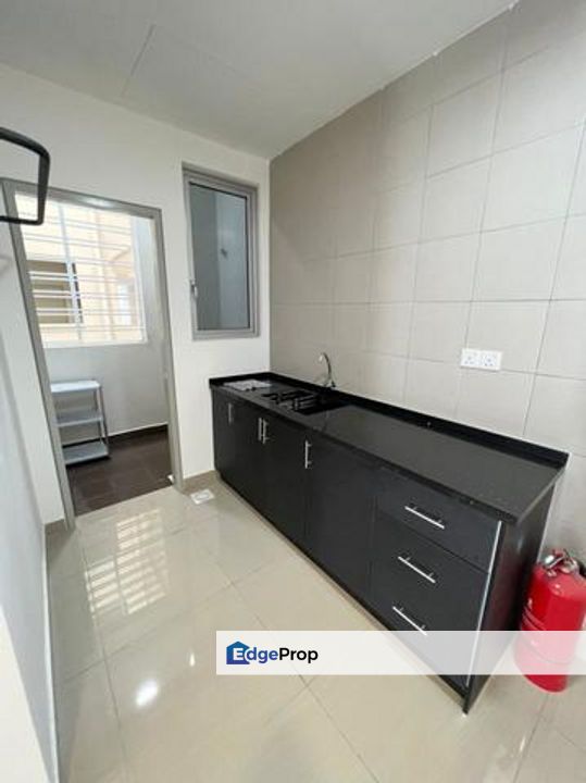 SkyLake Residence Puchong For Sale Fully Furnished, Lake View, Selangor, Puchong