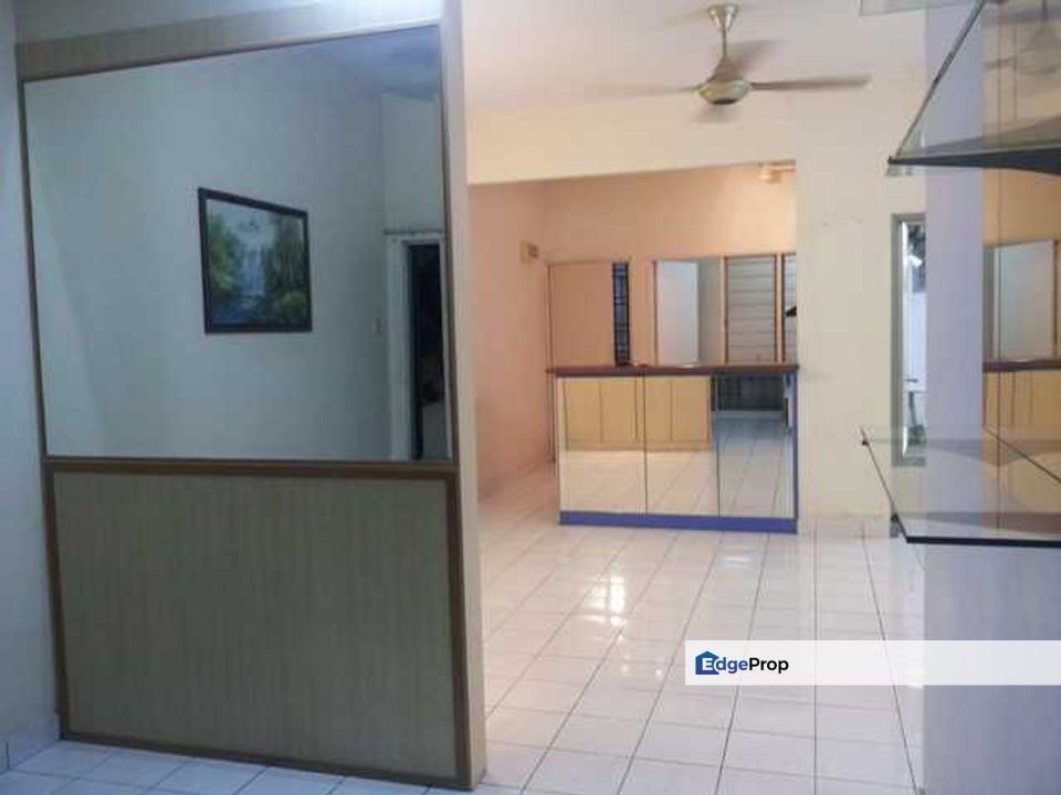 Pangsapuri Merak Subang For Sale Nicely Renovated Low Floor, Selangor, Subang