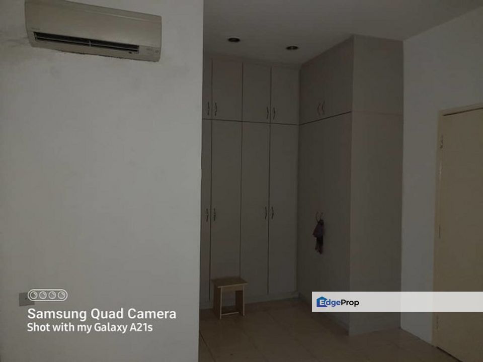 Taman Tasik Puchong House For Sale Kitchen Cabinet | Well Maintained Unit, Selangor, Puchong