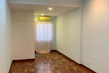 Bandar Puteri Puchong Double Storey House For Sale Fully Extended Freehold