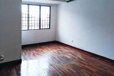 FREEHOLD Bandar Puteri Puchong Double Storey House For Sale