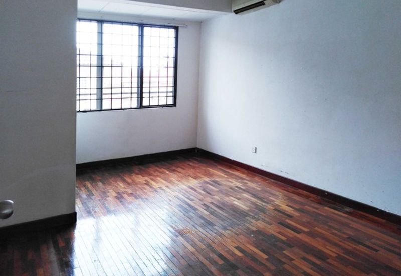 FREEHOLD Bandar Puteri Puchong Double Storey House For Sale