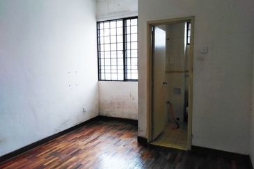 FREEHOLD Bandar Puteri Puchong Double Storey House For Sale