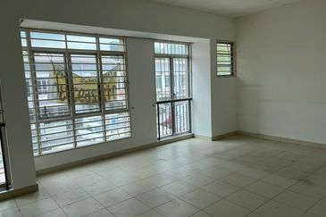 Jalan Setia Impian U13/8H