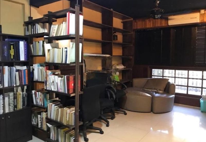 Seri Kembangan Semi Detached House For Sale Spacious Unit & Land