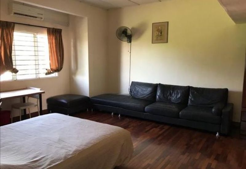 Seri Kembangan Semi Detached House For Sale Spacious Unit & Land