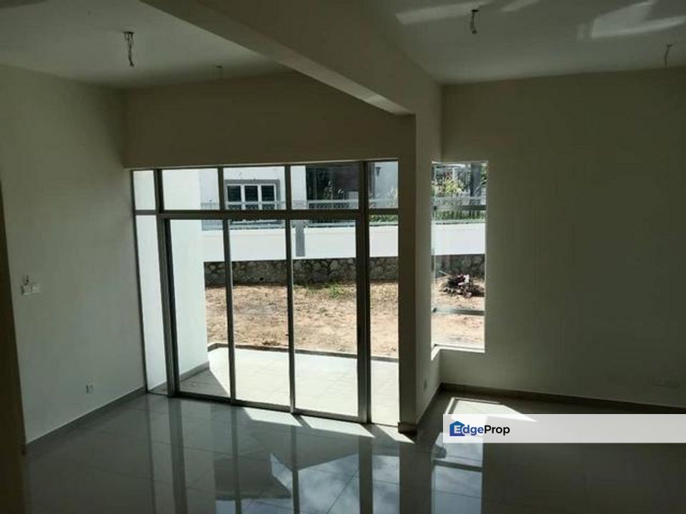 Taman Pelangi Semenyih 2 Double Storey Semi D For Sale FREEHOLD, 35 X 80 Big Extra Land , Selangor, Semenyih