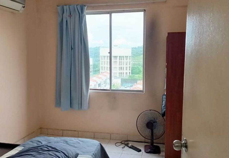 Vista Pinggiran, Taman Pinggiran Putra