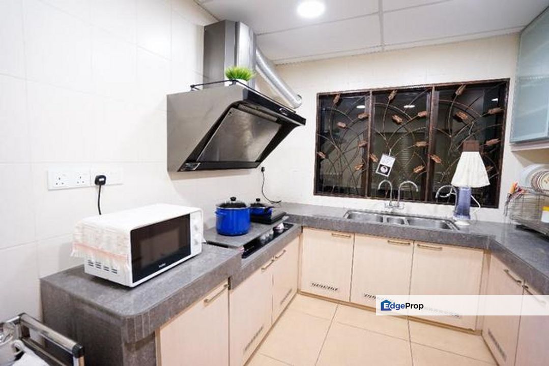 Taman Seputeh 2.5 Storey House For Sale End Lot With Extra Land FREEHOLD, Kuala Lumpur, Seputeh