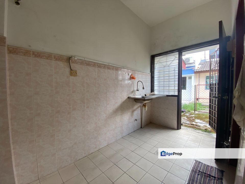 Freehold Taman Wawasan Pusat Bandar Puchong double Storey House For Sale Well Kept Unit, Selangor, Puchong