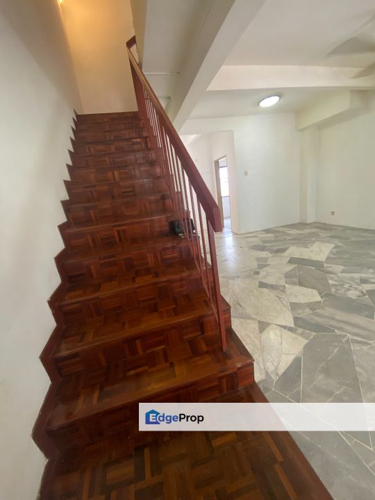 Freehold Taman Wawasan Pusat Bandar Puchong double Storey House For Sale Well Kept Unit, Selangor, Puchong