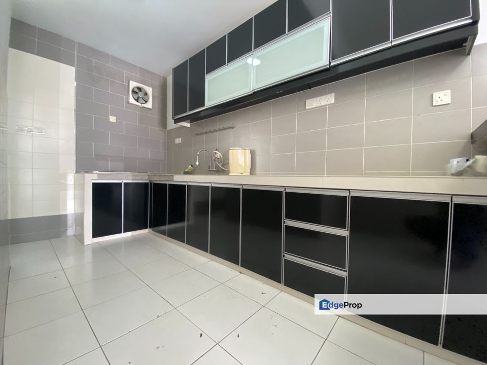 Bandar Bukit Raja Double Storey For Sale Petunia easy exit to Setia Alam , Selangor, Klang