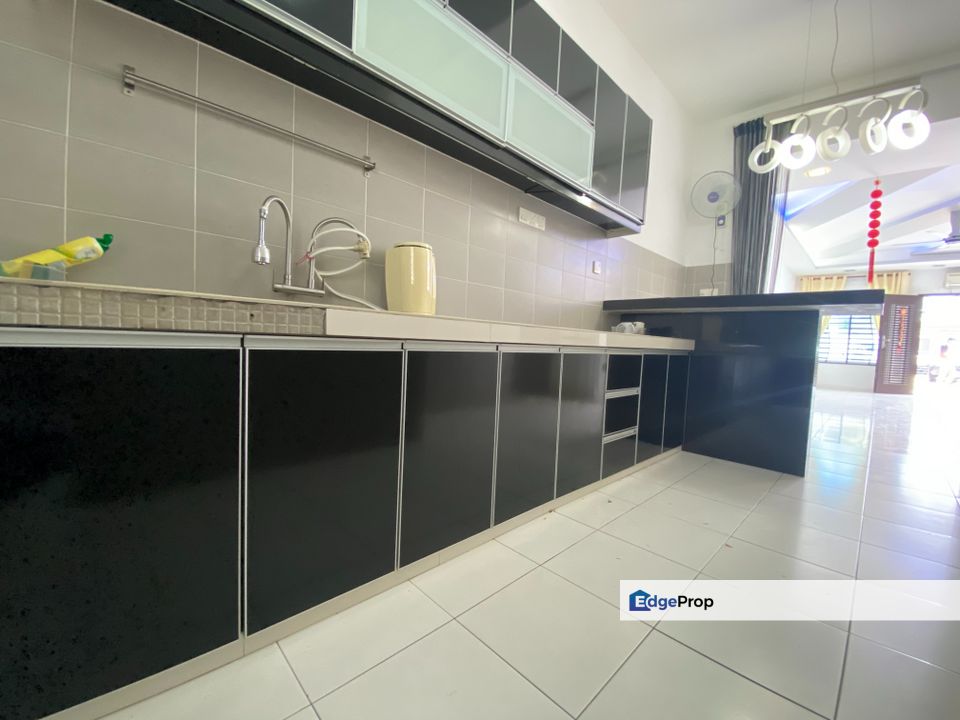 Bandar Bukit Raja Double Storey For Sale Petunia easy exit to Setia Alam , Selangor, Klang