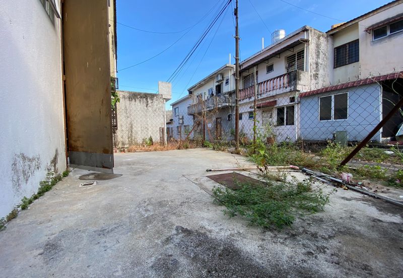 Taman Pinggiran Putra