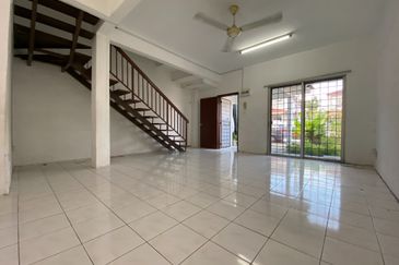 Taman Pinggiran Putra