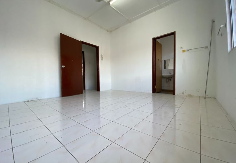 Taman Pinggiran Putra