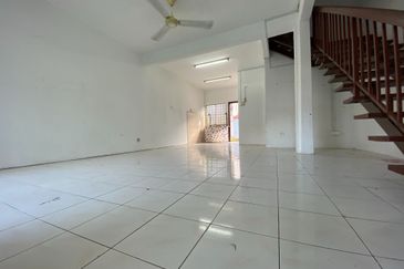 Taman Pinggiran Putra