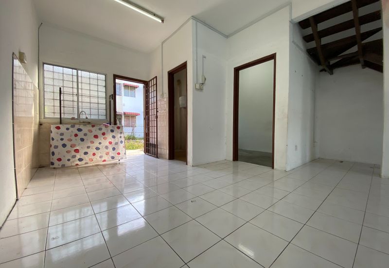 Taman Pinggiran Putra