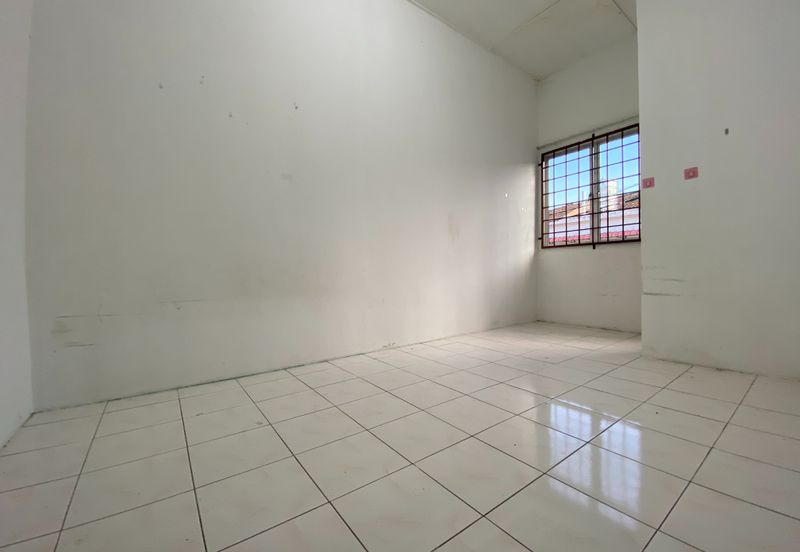 Taman Pinggiran Putra