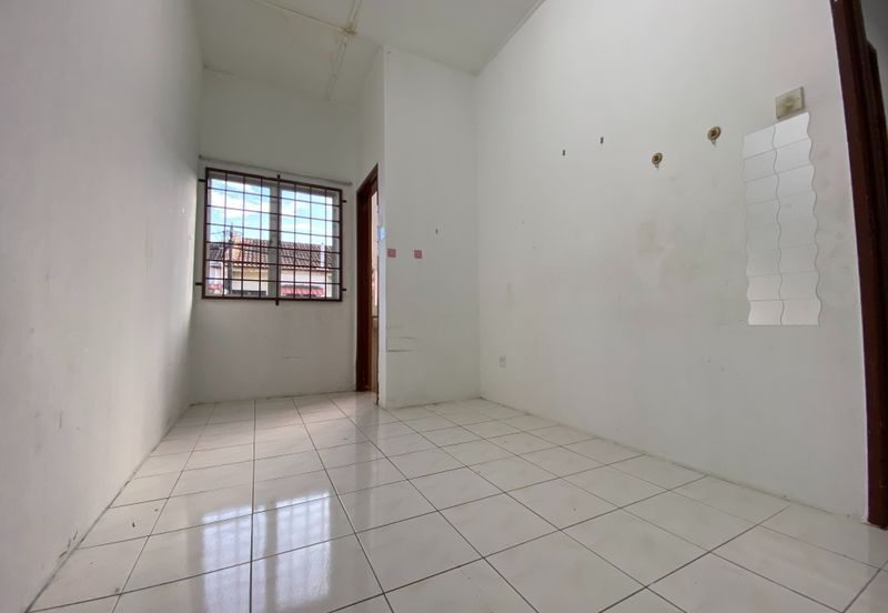 Taman Pinggiran Putra