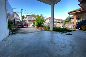 Taman Pinggiran Putra